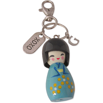 blauwe geisha, xoxo en letter sleutelhanger
